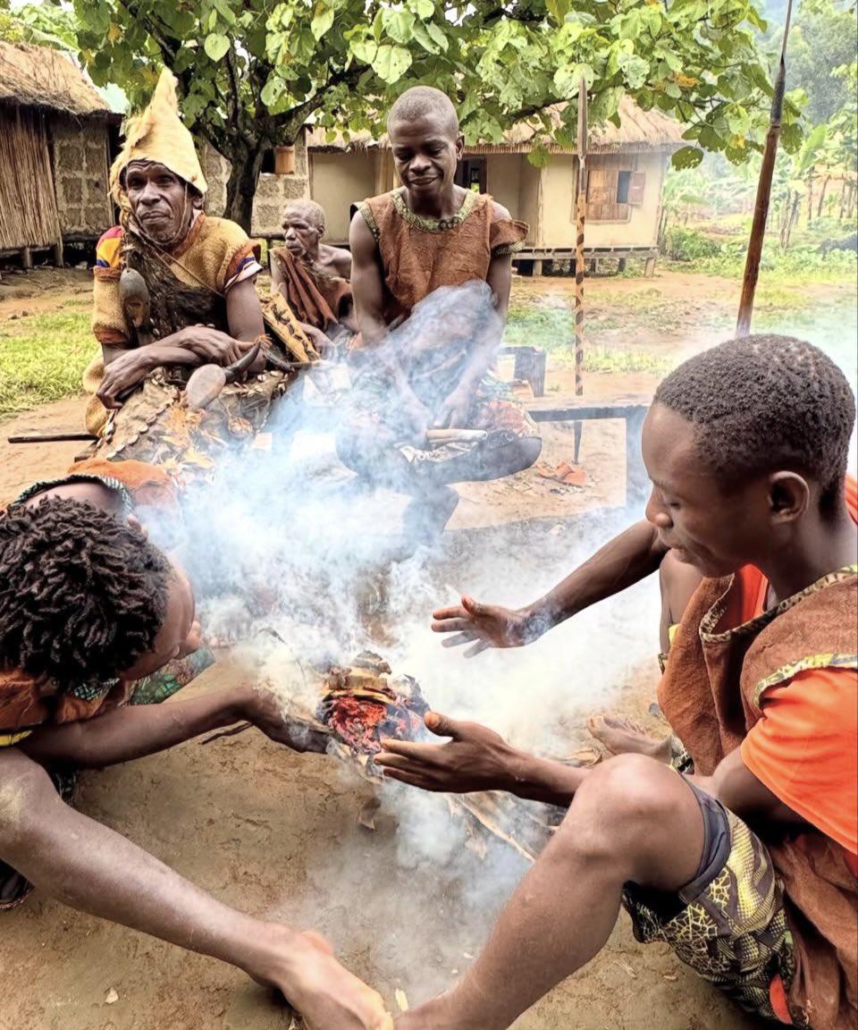 KkunSahNextICT's tweet photo. Before the gorilla trekking permits, before the luxury lodges, before Bwindi was a World Heritage Site—it was home to the Batwa people for 60,000 years.

In 1991, they were evicted to make way for conservation.

This is the story tourism rarely tells. 🧵 https://t.co/4Ur67lhGii