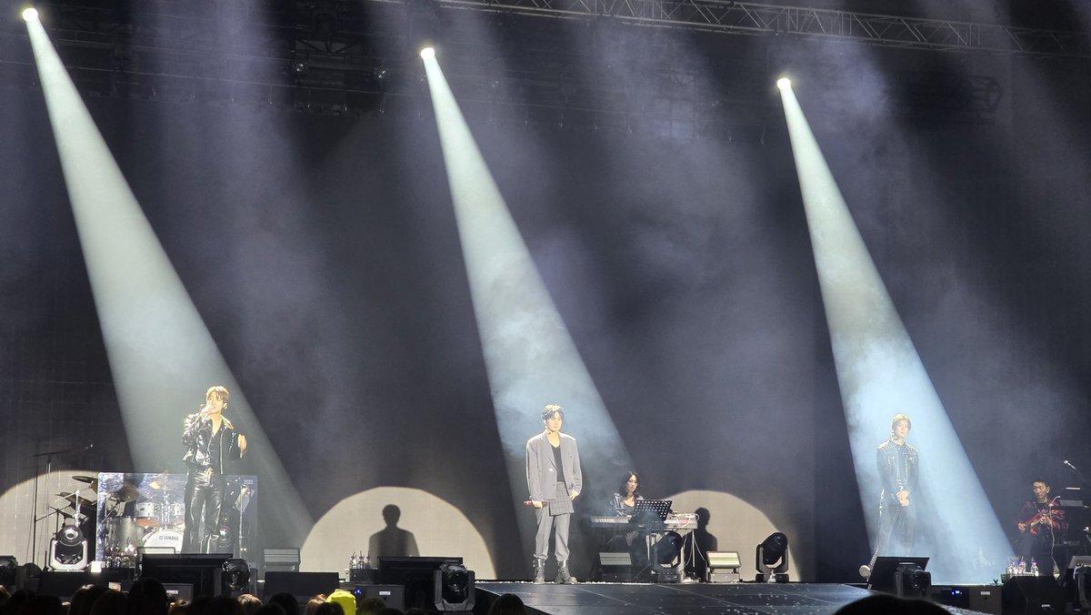 wanjaja's tweet photo. 아릅답다 ☺️

#FIVE_O_ONE 
#KIMHYUNJOONG #HEOYOUNGSAENG #KIMKYUJONG
#FOO_20th_Anniversary_World_Tour_Encore_In_Seoul https://t.co/Sn92QhEG6Y