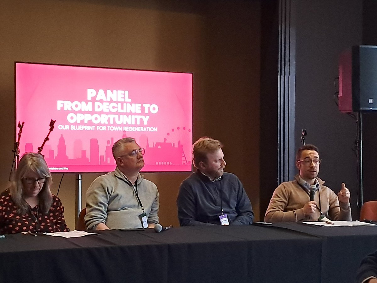 Jane Thomas 🌹 tweet media