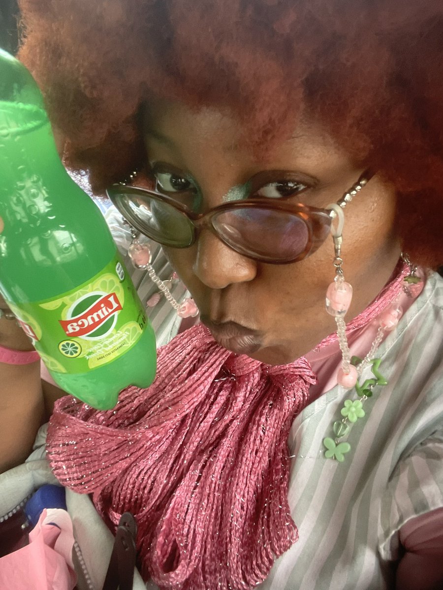 chaeriposts's tweet image. #limca grl in a #limca wrld🍋