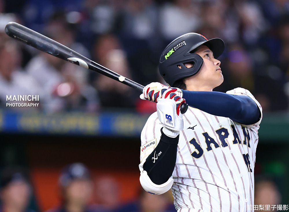 mainichiphoto's tweet photo. WBC韓国戦、三回に大谷翔平選手が本塁打を放ちました。 

写真特集→https://t.co/G1tFPzWZ44 https://t.co/bPrSQqT9rZ