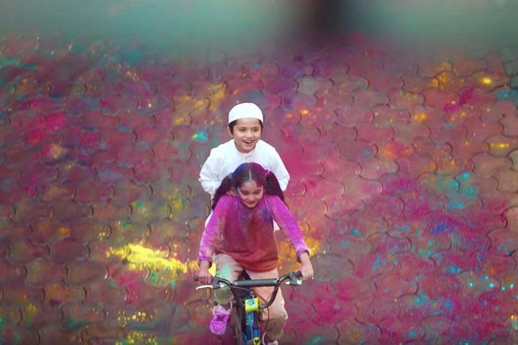 I owe an apology to Surf

Years ago they tried to show the inspiring story of an enterprising young girl who uses her leet cycling skills to save her uncle's life by making sure her Muslim neighbor's clothes don't get a single drop of color.

Like many andhbhakts, I too