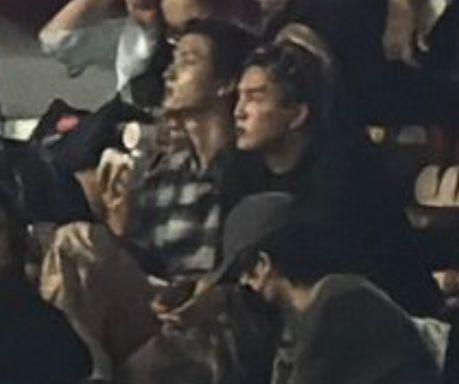 ไอ้บ้า มีคนจะร้องเพลงเพื่อนสนิทข้างกันเหรอ ก็ฉันชอบเธอตั้งแต่วันแรกที่เจอ พอเป็นเพื่อนกันมันก็ไม่กล้าพูดเลย 😭😭😭😭😭