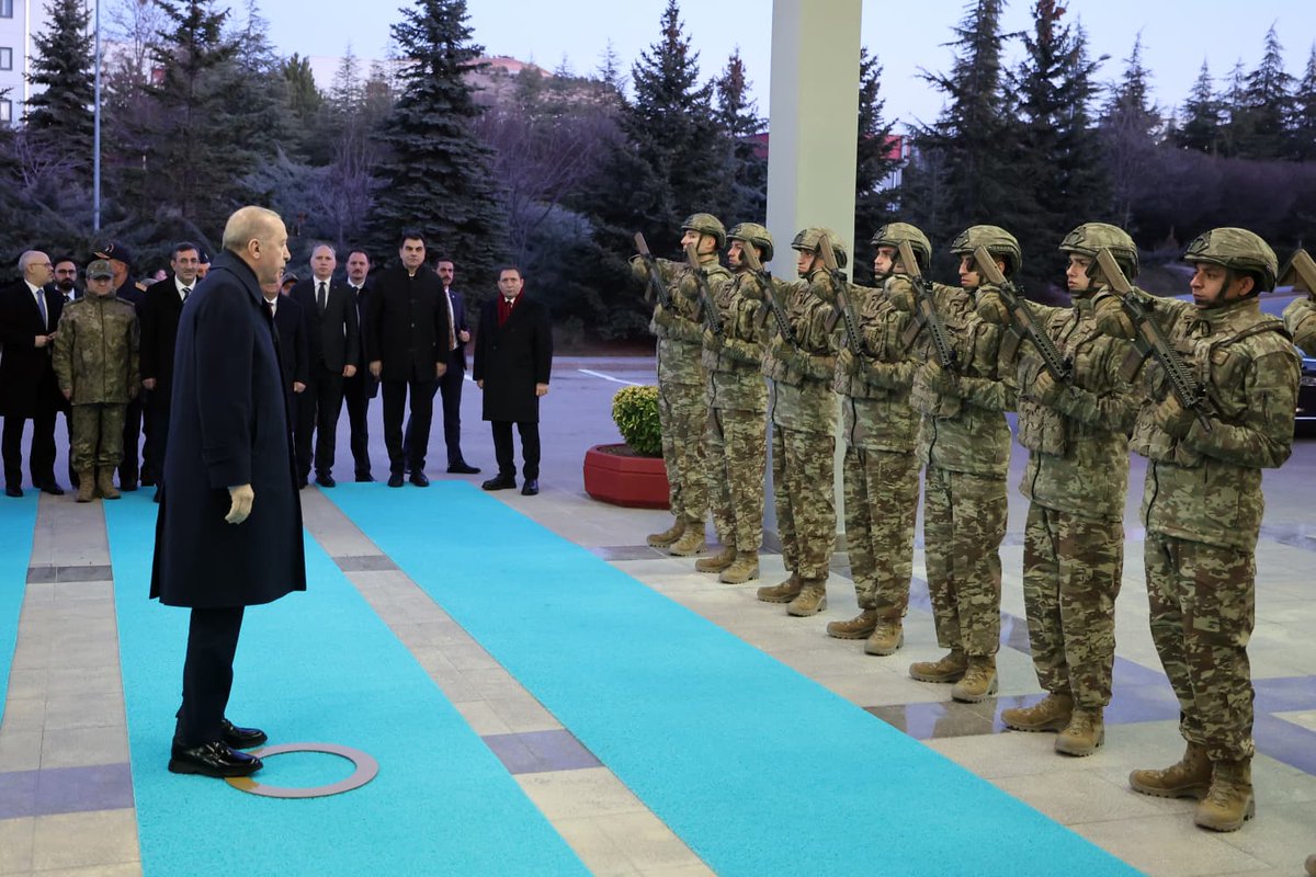 Bize Erdoğan yeter. <a href="/RTErdogan/">Recep Tayyip Erdoğan</a>