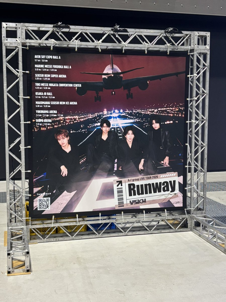 xc_v2's tweet photo. まっさん『ほっとした』→うるんでる
晶哉『みんなに会いたかった』→うるんでる
こじけん→終始リーダーらしく堂々と。
末さん→ポロポロ泣きながら最後に『あいつのことも応援したってな』

無理やってー😭 https://t.co/3Crn0wrBIt
