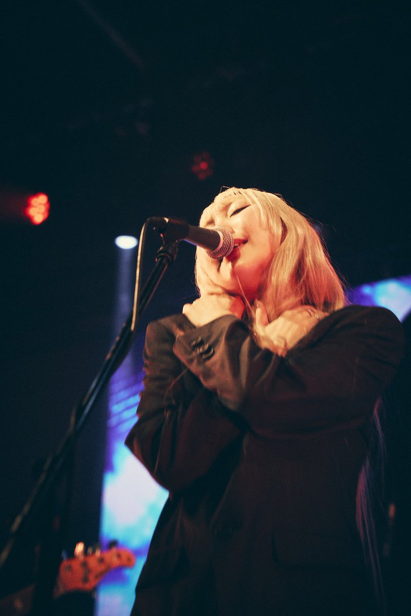 𝑩𝒍𝒐𝒏𝒅𝒆 𝑳𝒊𝒛𝒚 tweet media