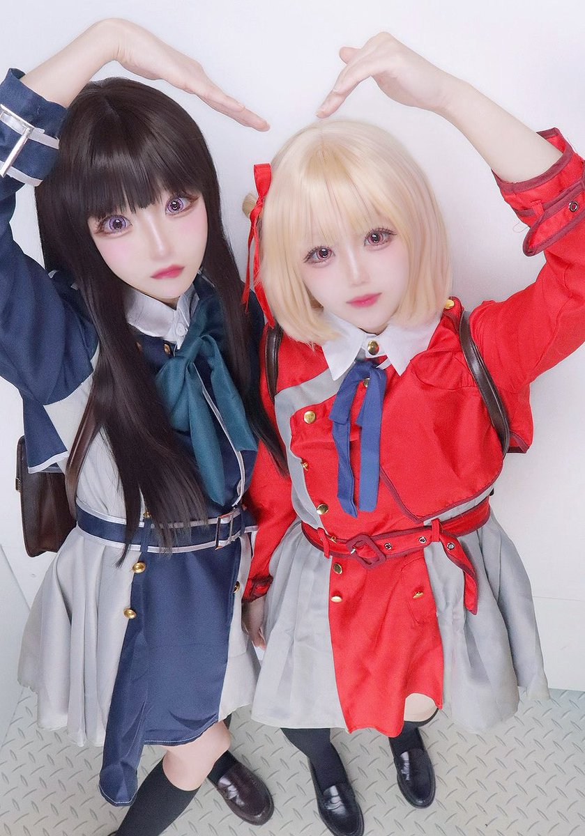 tenochama000's tweet photo. リコリコ併せぷり💙❤️
 #アコスタイオンモール白山 https://t.co/bBVm8skVt0