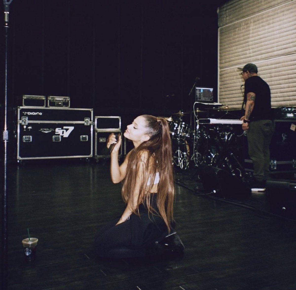 HAPPY 7TH MARCH ARIANALAND 👀