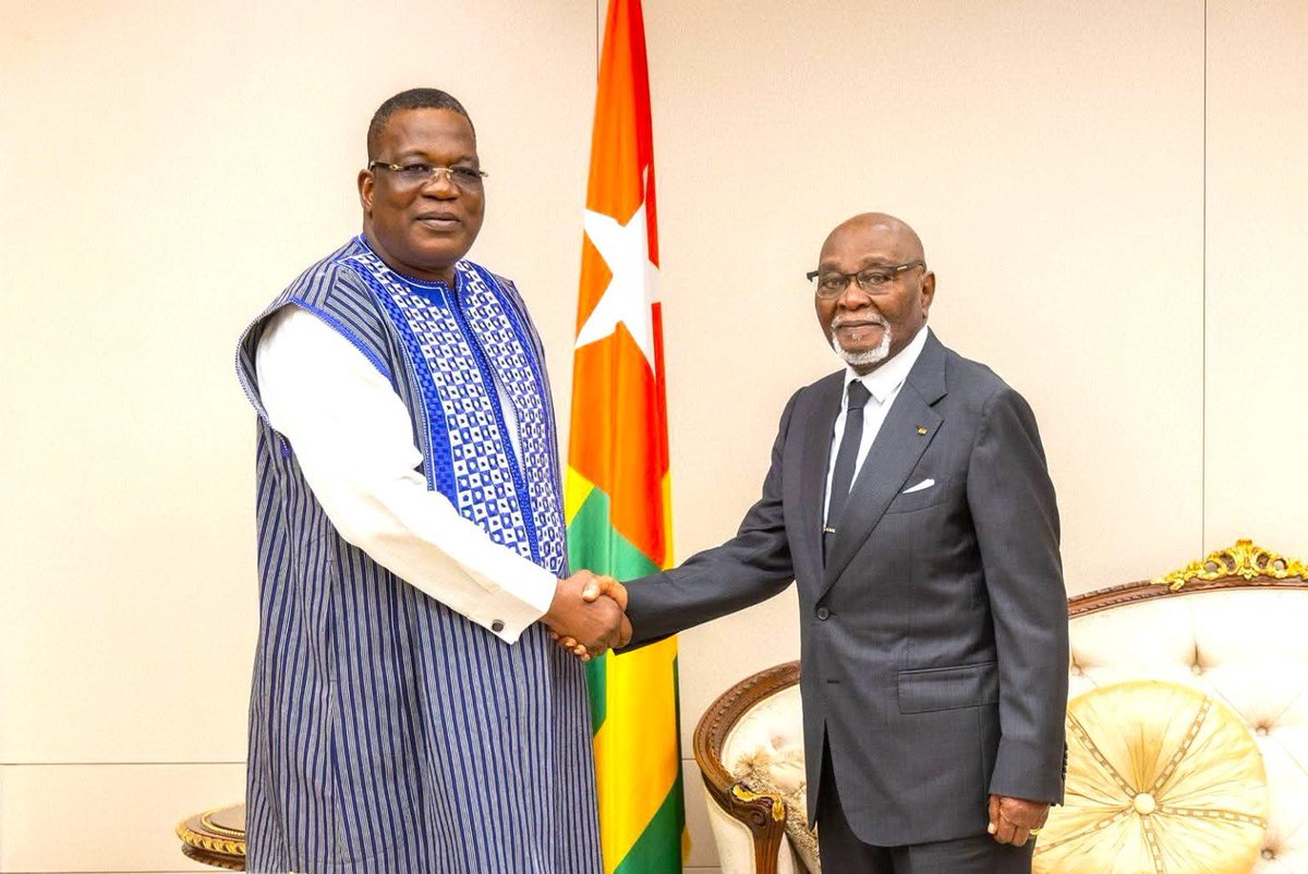 AES INFO tweet media