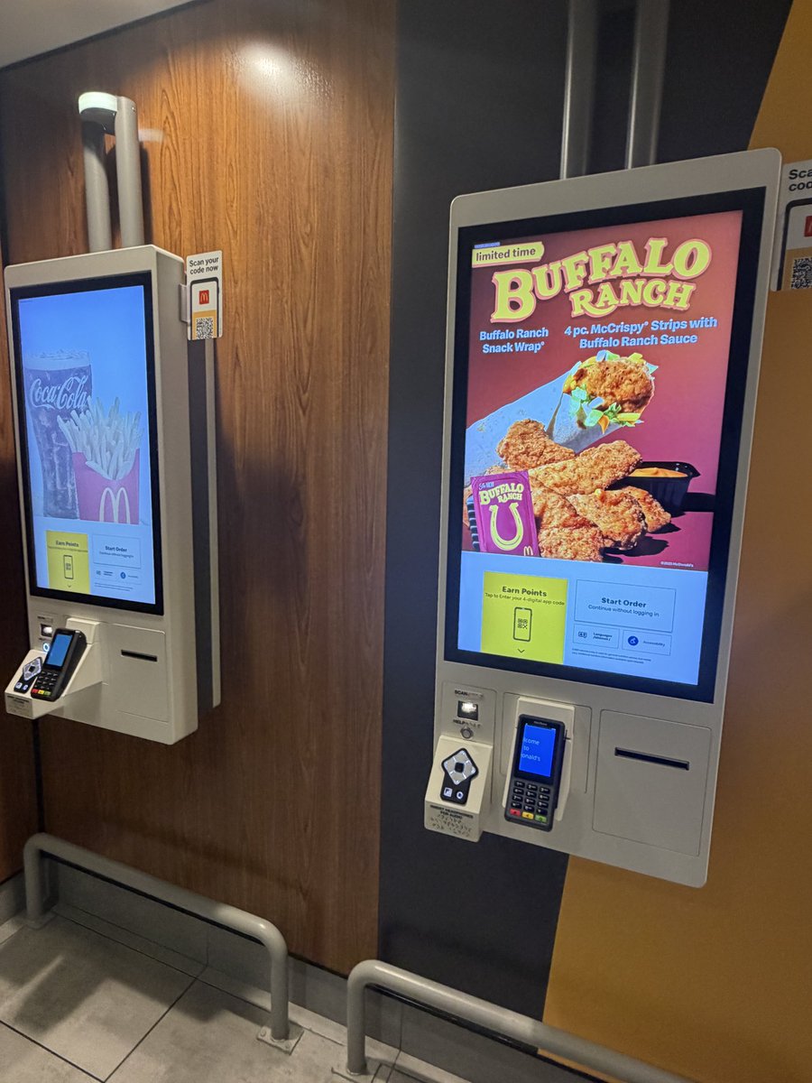 Inukichi109's tweet photo. アメリカのマクドナルドのタッチパネル🇺🇸
日本のやつとほとんど一緒やなぁ https://t.co/WoK5PlilPj