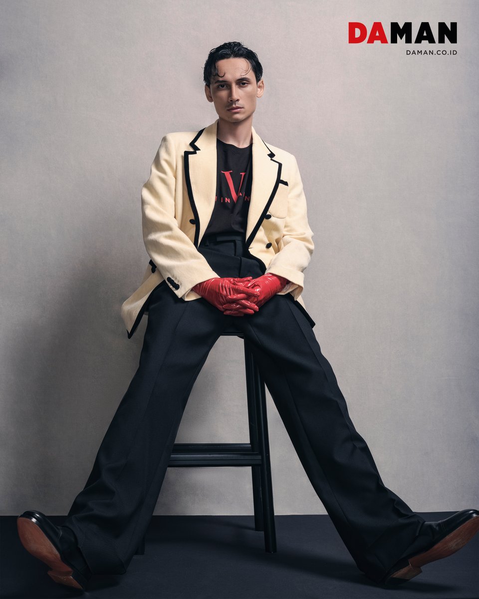 DAMAN_Magazine's tweet photo. Exploring the quiet spaces of creativity with Samo Rafael.

The full story is live now:
https://t.co/IVH2u6NmLh https://t.co/vxpOgaktZO