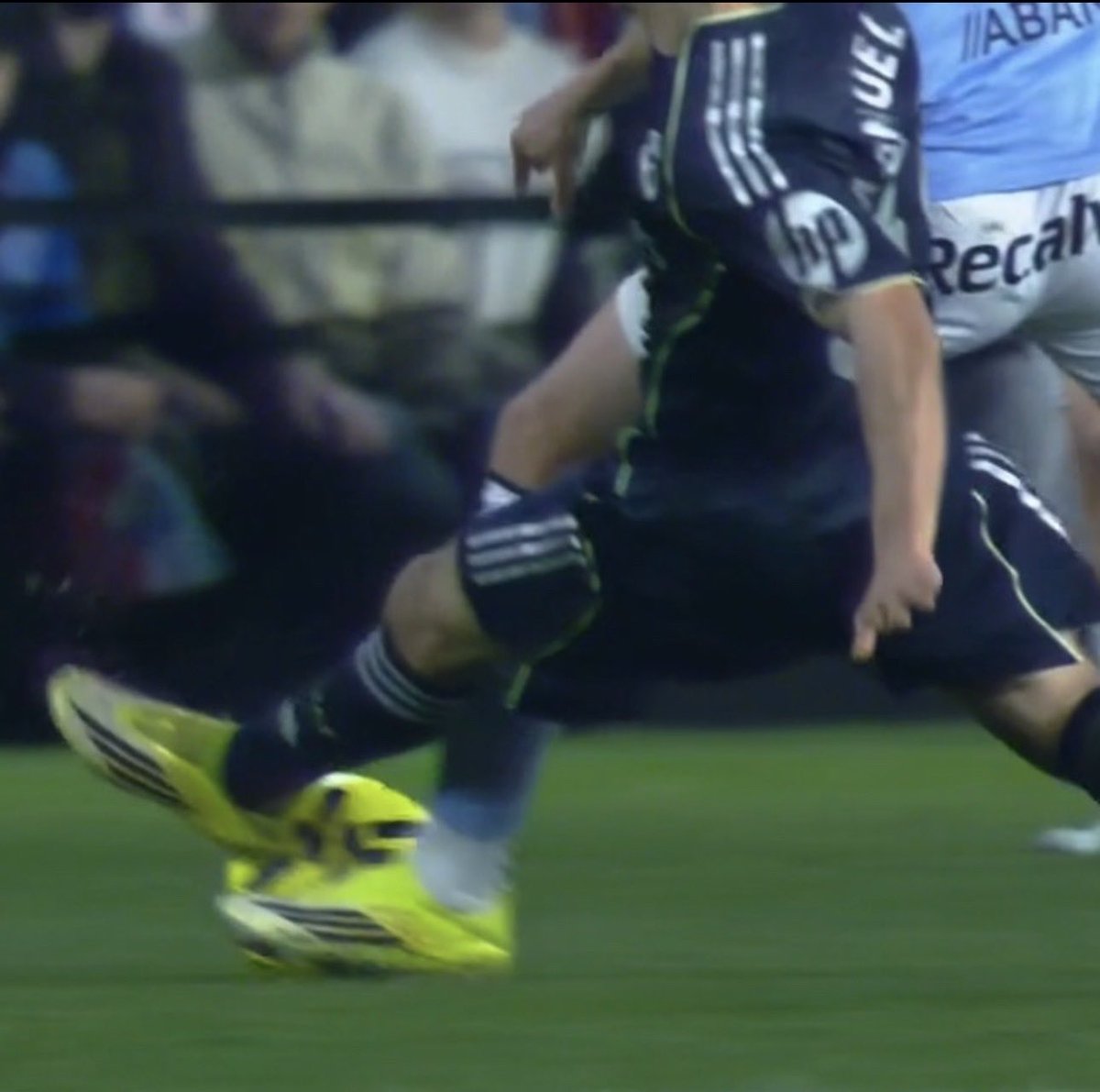 Another day another goal by VAR for Real Madrid.

#mythreads