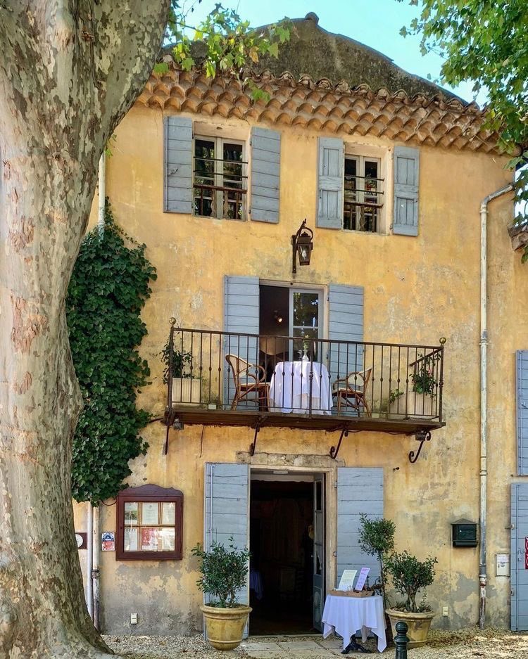 Nationalist tweet media