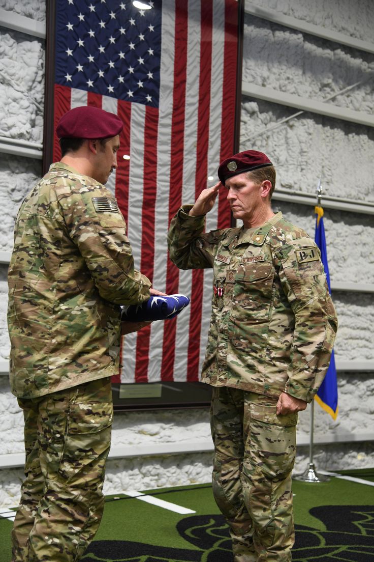 This is our duty to Respect American soldiers.

Don't scroll without Give a HUG.