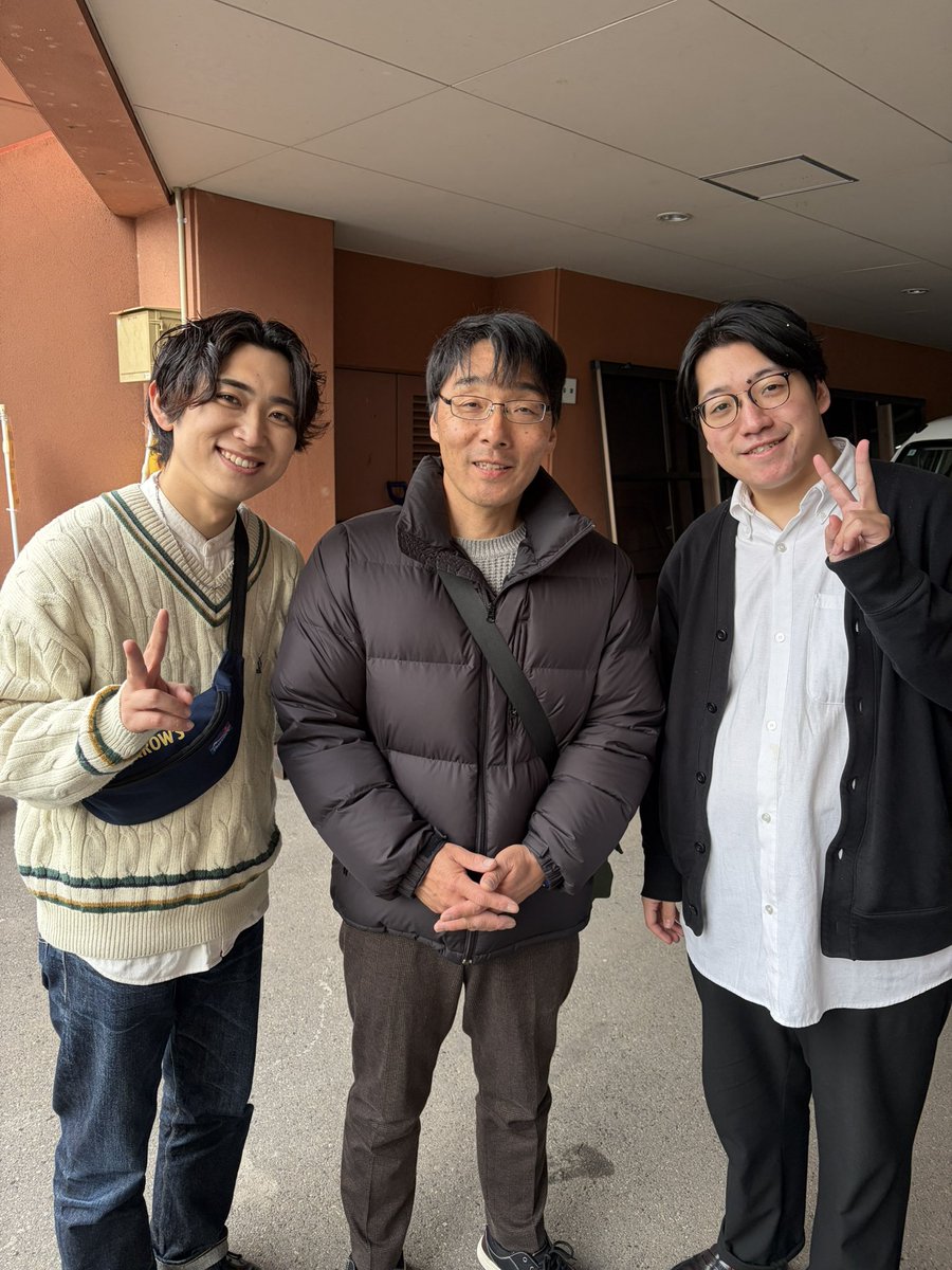 今日は鈴木太郎君のライブにお邪魔して来ました。久々に見る彼はビックリする位に大人っぽくなっていて素敵な歌とMCで観客を魅了していました。
元the XAVYELLSのMaBも登場してギターとボイパも披露。
アカペラから離れても変わらずに音楽を愛し続ける2人の姿を見てとっても嬉しくなってしまいました。