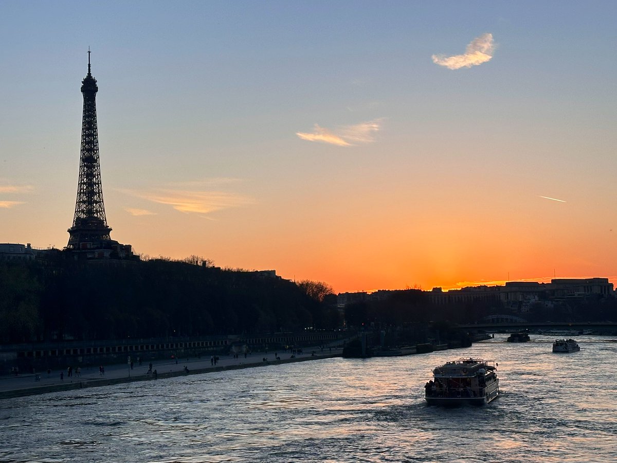 デカマラリーマン tweet media