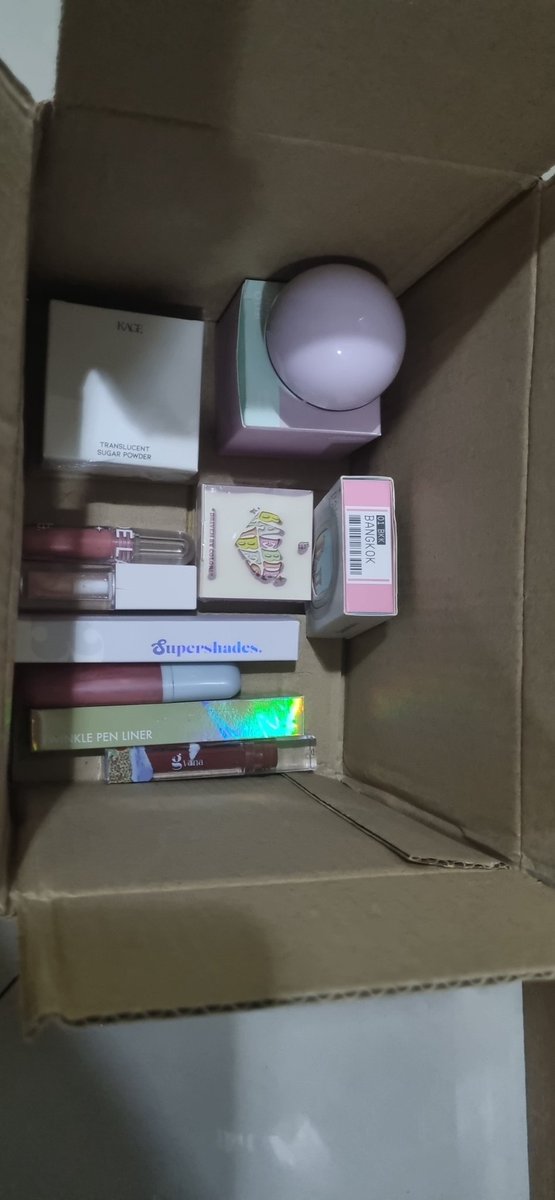 MimiMew471627's tweet photo. หมดนี่740 บาท ยังไม่หมดอายุเลยน้า ส่วนมากมือ1นะคะ🥹🥹 jello mint espoir มี2นะคะ มีอันที่ใช้รอบเดียวกับยังไม่แกะ #ส่งต่อคสอ #ส่งต่อเครื่องสําอาง https://t.co/806FtD132Z