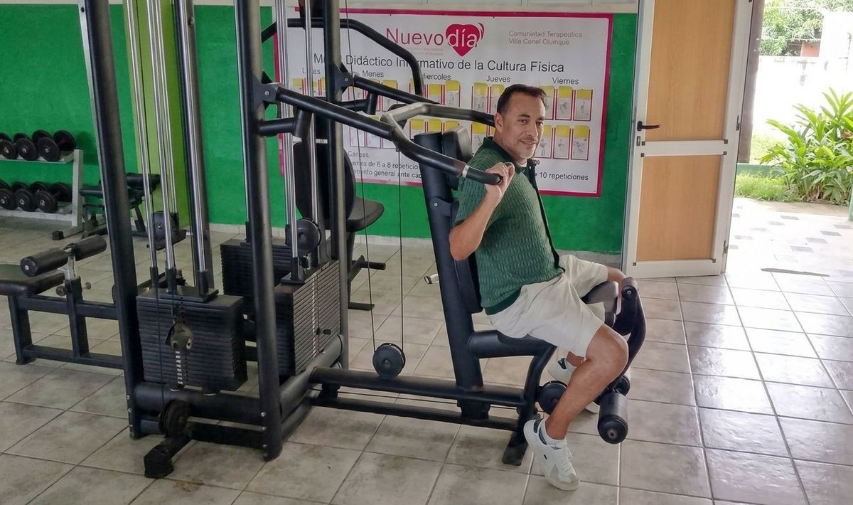 “A los profesionales cubanos les debo mi vida.” 🇨🇺❤️

Casi lo perdió todo 💔… familia, salud, estabilidad. A los 35 años, Rubén Hurtado tocó fondo con la adicción. Pero en Cuba 🇨🇺 encontró ayuda profesional 👩‍⚕️👨‍⚕️ y una nueva oportunidad 💪✨

🔗 bit.ly/4buOR4f