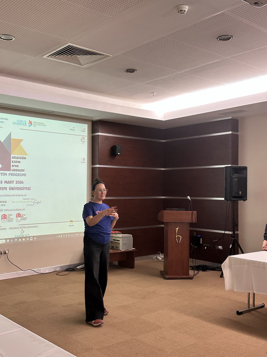 KASFAD_'s tweet photo. GKSL Programı Canan Koca’nın Spor ve Toplumsal Cinsiyet Eşitliği oturumu ile devam ediyor. https://t.co/J8Bl0R1lHO