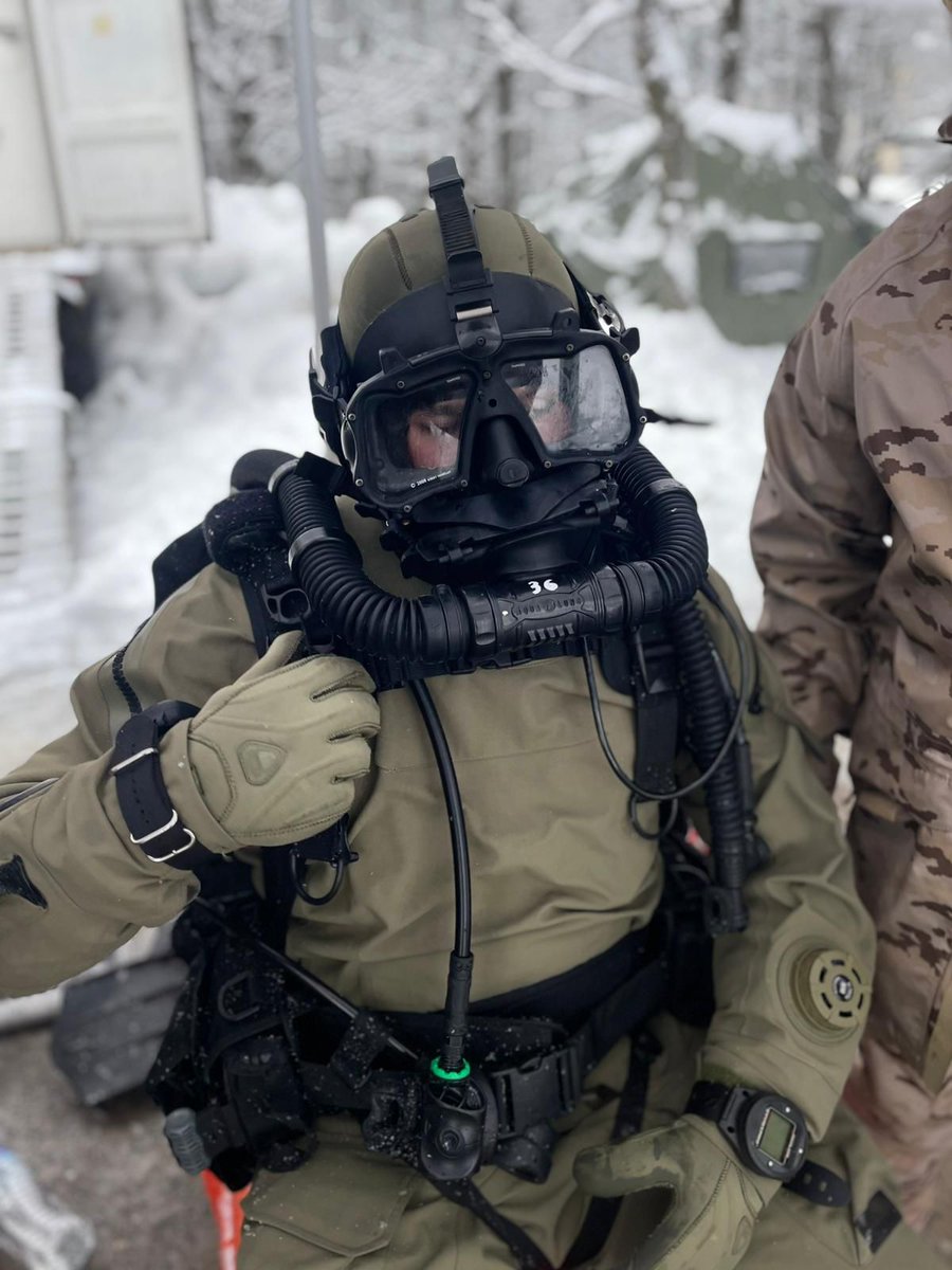 Armada_esp's tweet image. ⚓🇪🇸El verdadero valor añadido de la #Armada no está solo en sus buques o tecnología… está en su #gente.

💪🌊Profesionales altamente preparados, comprometidos y valientes que garantizan la seguridad, la operatividad y el prestigio de la Armada en cada misión. 

#SomosLaArmada