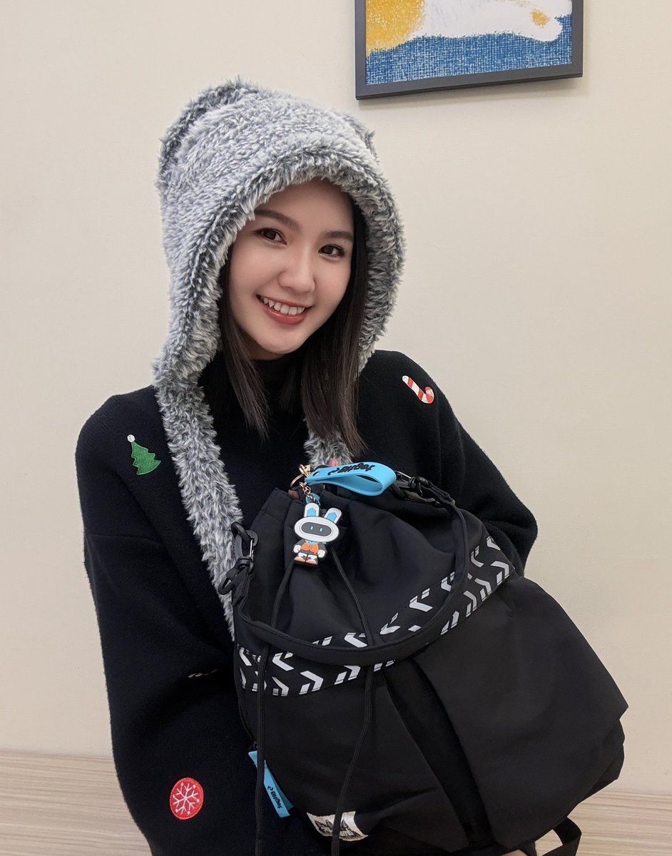 YIYI 🐇🔆 tweet media