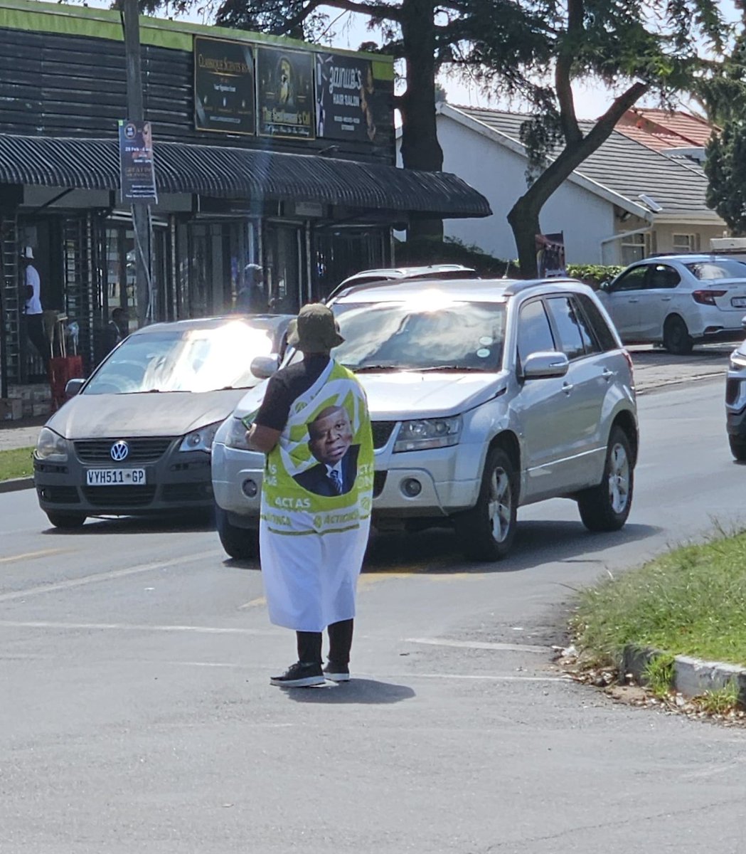 Kamo Mohlala tweet media