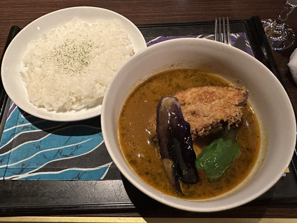 三日間のロケ。池はすっかり凍っているが雪は湿ったすぐに濡れる雪だった。時折激しい雪になったりするが、どうにか撮影は無事終了。