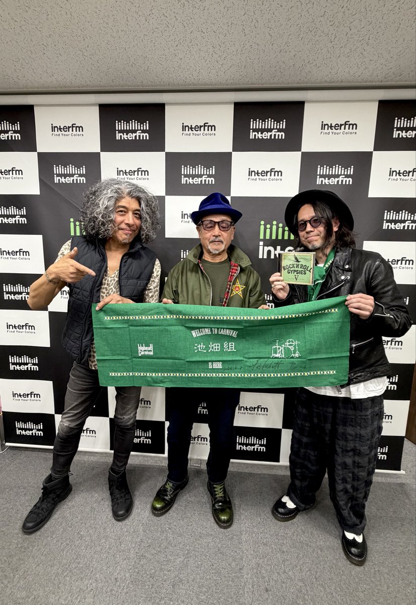 LoveOnMusic2's tweet photo. 生放送をお聴きいただいた皆様、
池畑さん！
ありがとうございました！！

池畑さんサイン付き手拭いの当選者様には追ってご連絡致します！

#池畑親分
#池畑潤二
#手拭い
#フジロック
#サトウタイジ
#ジョー横溝
#フジロックは設営から
#LOVEON https://t.co/Bg3c6l2xQE