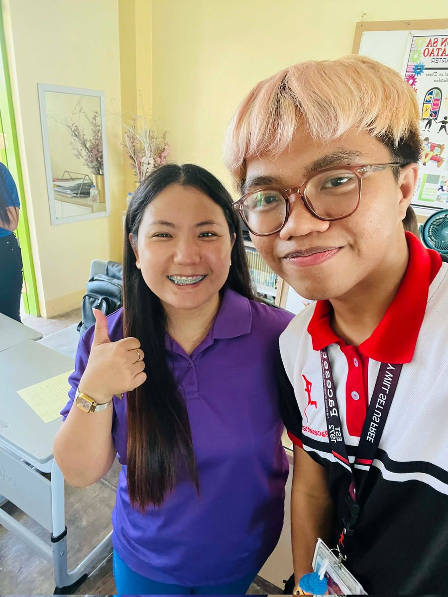 peys_marky's tweet photo. also!!! nagkita ulit kami ni Ma'am Lorena (student teacher namin nung Grade 5) and Sir Ace (st naman namin during Grade 7) !!! 

super nakakatuwa lang na naaalala pa rin nila ako kahit halos isang dekada na ang lumipas hahaha 🥲❤️ https://t.co/69EsDvesEZ