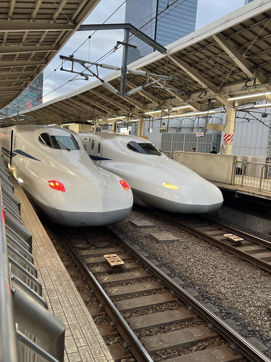 E233H46's tweet photo. どちらかというとドクターイエローよりもN700系列のほうが個人的には気になったりしますが… https://t.co/3lEAtJwFab