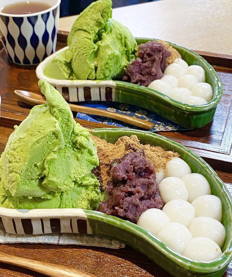 sweetroad5's tweet photo. 岐阜県各務原市役所前駅近くにある「明治茶房」の、茹でたての白玉ときな粉、あんこ、抹茶アイス、黒蜜がついた「白玉道楽」✨ https://t.co/Mo4Ohq3Gks