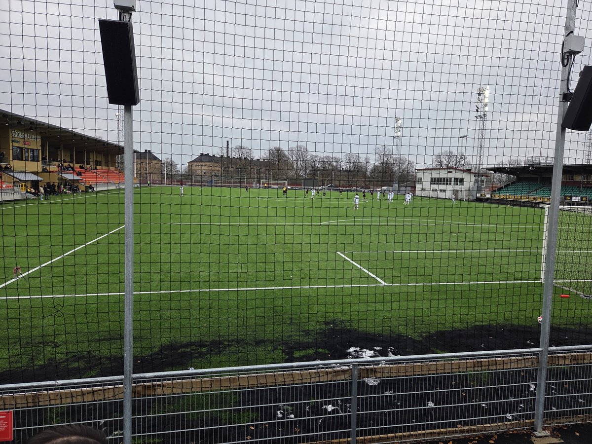 Simon Lindgren tweet media