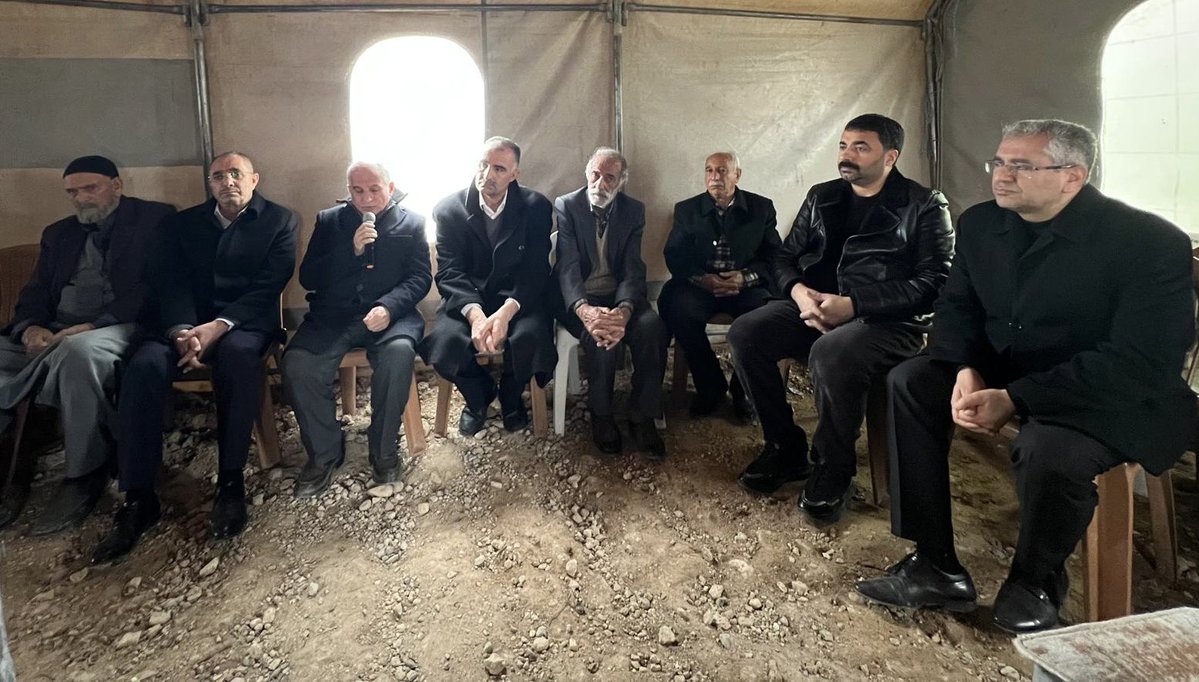 Önceki dönem Myk üyemiz ve Ülkü ocakları başkanımız Burhan Çoşkunun amcası oğlu vefat etmiştir.Merhuma Allah’dan rahmet ailesine sabırlar diliyorum.<a href="/BurhanCoskun_44/">Doç.Dr.Burhan COŞKUN</a>