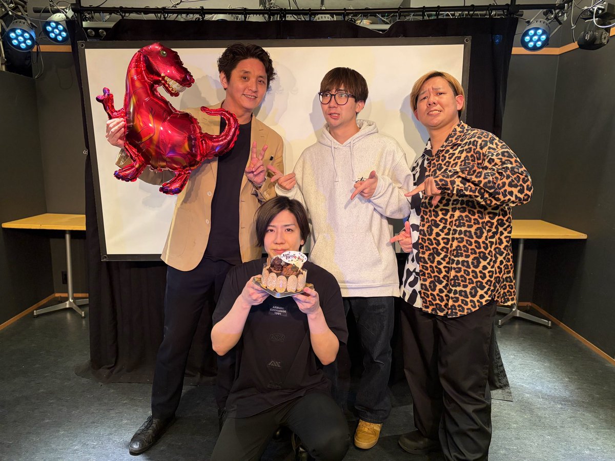 PurestTrickster's tweet photo. #ゴリラクラブ 
本日は村瀬34thバースデーイベントご来場ありがとうございました！！
この後は23:30〜配信します！！

ゴリラ視点
https://t.co/uqOHLmhUAa

カニ視点
https://t.co/5m7xQpmDNw https://t.co/76s4FlAqSi