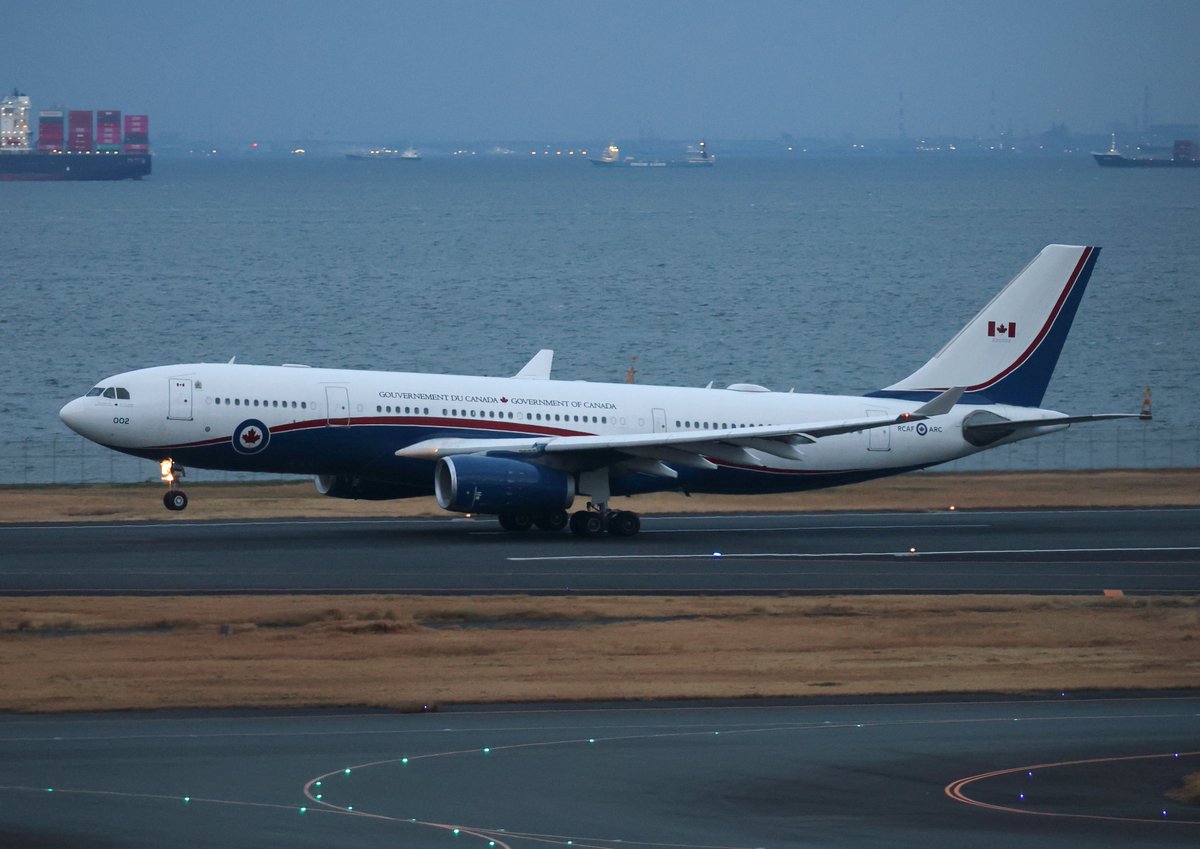 akira_raptor01's tweet image. 2026年3月7日
#羽田空港（Tokyo International Airport）
#HND #RJTT
④Royal Canadian Air Force   Airbus CC-330 Husky   330002

※カナダのカーニー首相搭乗機。
※何とか光ある時間帯に上がってくれました。