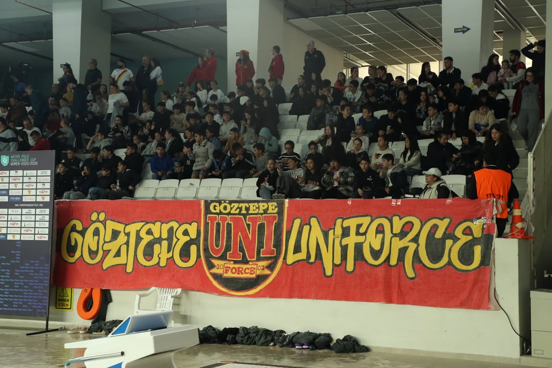 UniforceGoztepe's tweet photo. Su Topu Avrupa mücadelemizin 3. maçında Şehrimin Takımı Projesi kapsamında Seniha Mayda Ortaokulu’nu misafir ettik. Göztepe’mizin Geleceği Göztepeli Çocuklarla birlikte takımımıza destek olduk.

#Göztepe
#Göztepe https://t.co/ISNWoks7ov