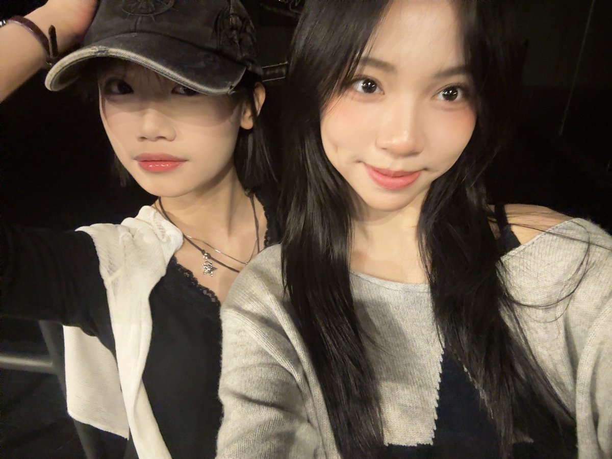 Aralie_JKT48's tweet photo. ada vid di tiktok kimiiii 🤏🏻 https://t.co/t8kH5jsFJh
