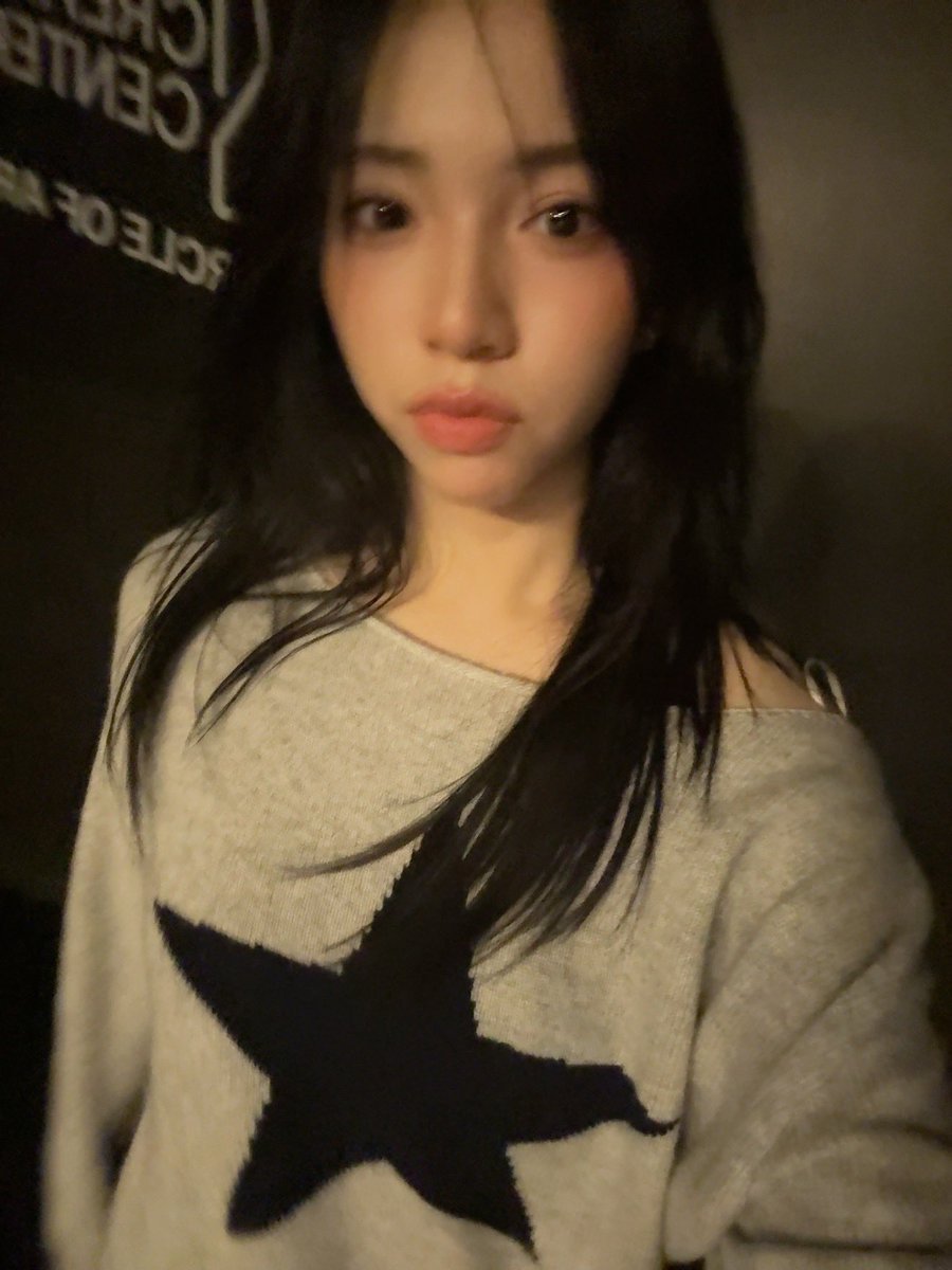 Aralie_JKT48's tweet photo. ada vid di tiktok kimiiii 🤏🏻 https://t.co/t8kH5jsFJh