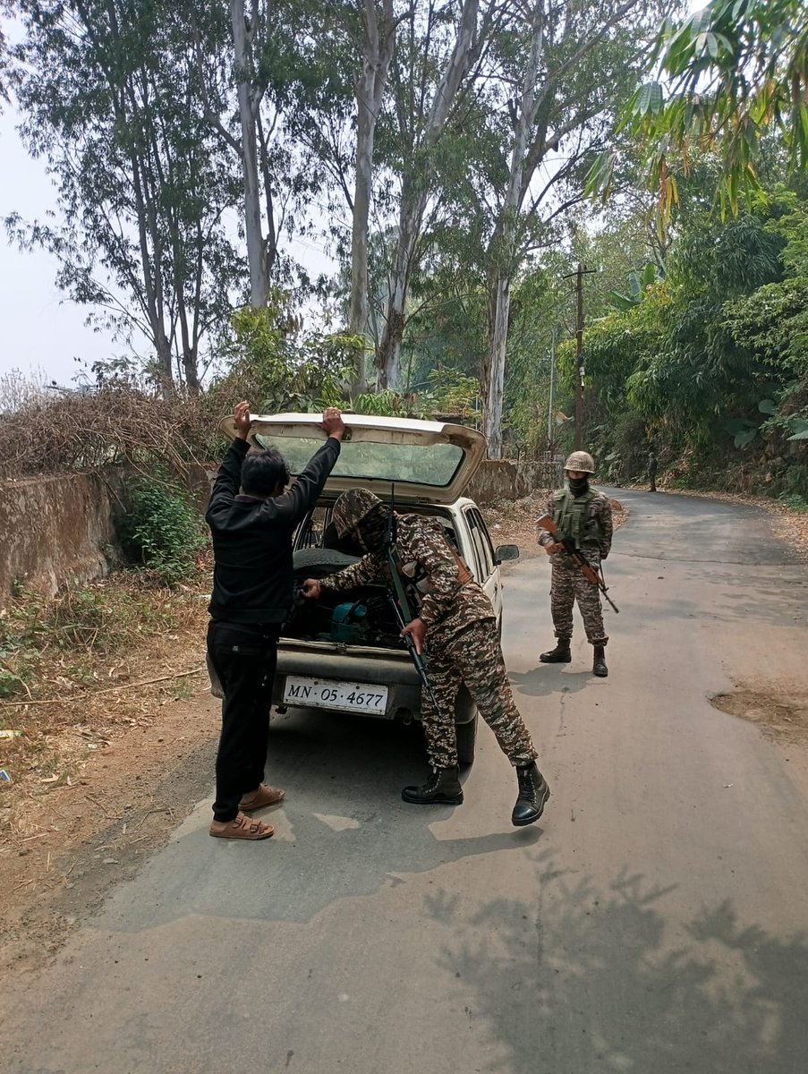 Crpf32's tweet photo. A proactive step for peace: 32 Bn #CRPF’s Mobile Check Posts create visible security, deter anti-social activities & reassure locals of continued protection. #ServingNation https://t.co/K9XQV1Hnxn