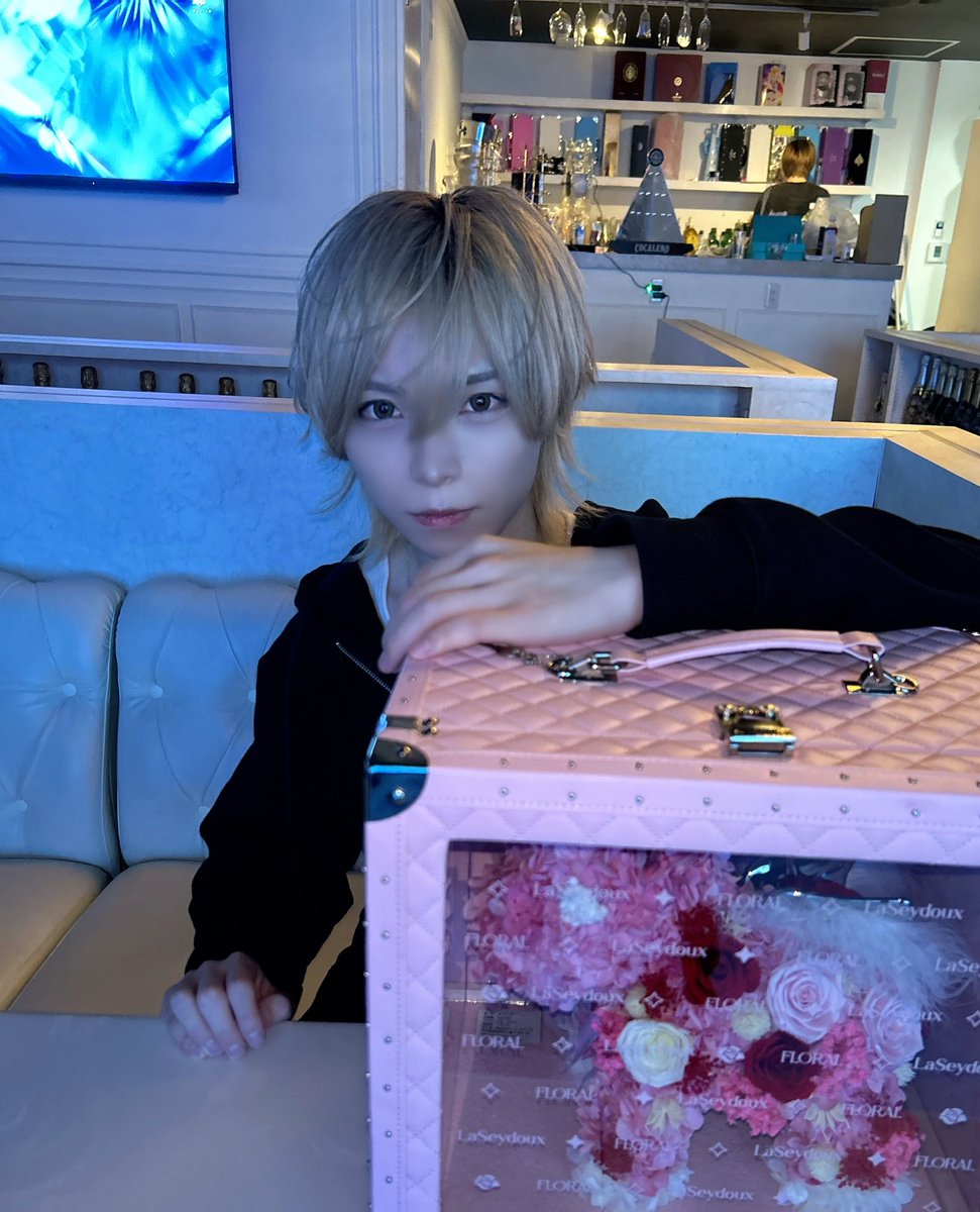 りん tweet media