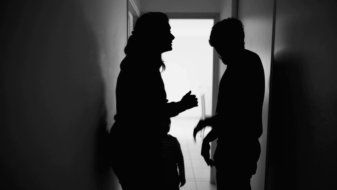 حاولت الفرار.. تفاصيل جديدة عن سيدة أودت بحياة زوجها بعد الإفطار 