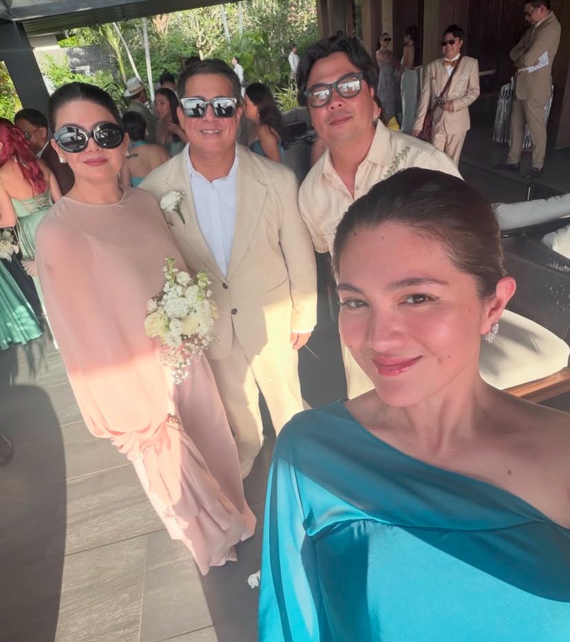 _patatash's tweet photo. 💸💸💸 #AgaMuhlach #CharleneMuhlach https://t.co/jpFfXrP2Qv