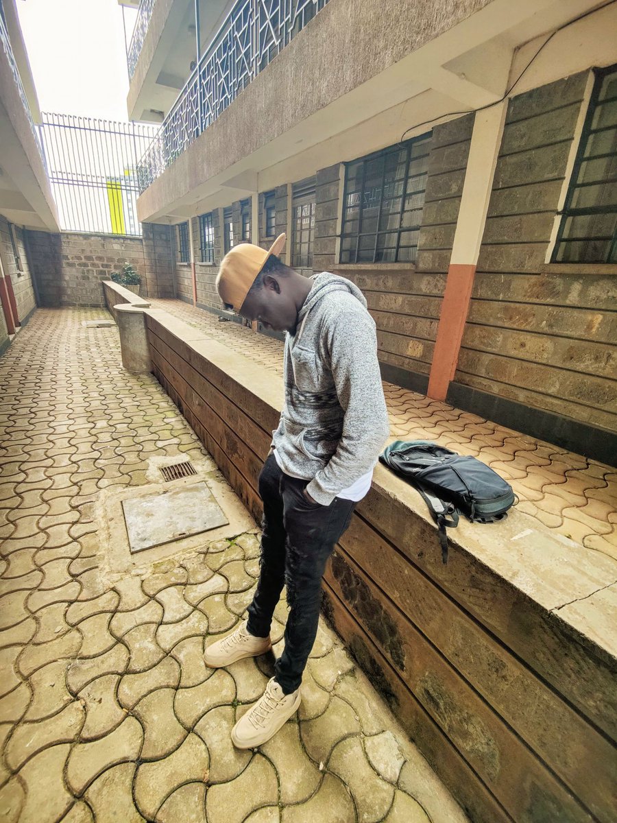 BwaizohBwire's tweet photo. I'm the #big_name
#Bwaizoh_Bwire
#Nizzle_For_Shuzzle
#Mchizi_Wa_Gerroh https://t.co/8jhJT7yJJ5