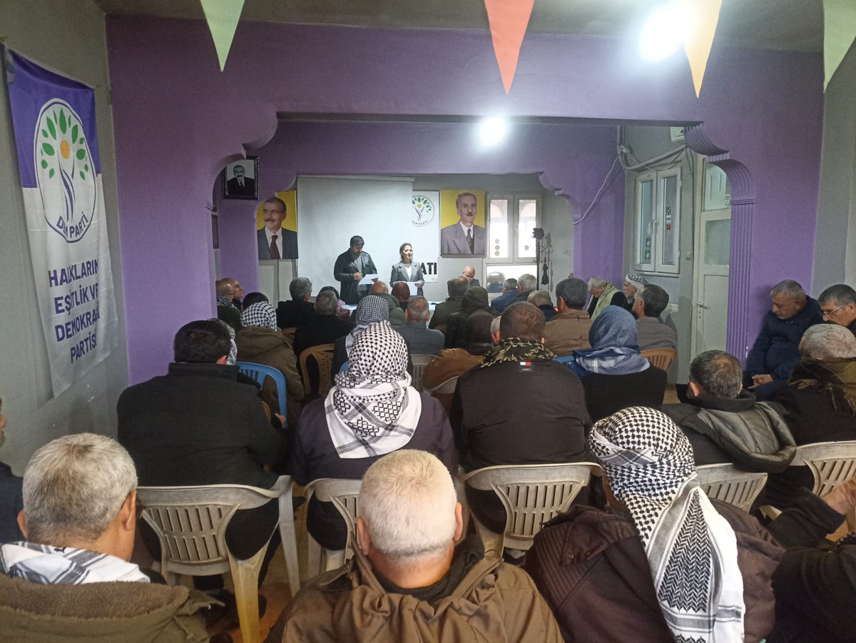 SiverekDEMParti's tweet photo. Dem parti ilçe örgütü yeni yönetimini tanıştırma ilk  Mart ay'ı halk toplantımızı gerçekleştirdik https://t.co/y9V7aPLubu