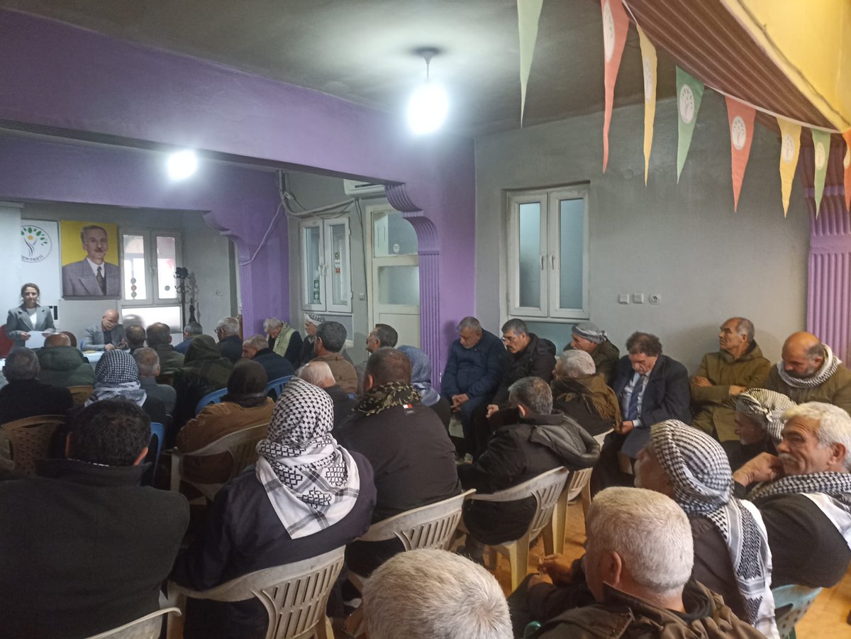 SiverekDEMParti's tweet photo. Dem parti ilçe örgütü yeni yönetimini tanıştırma ilk  Mart ay'ı halk toplantımızı gerçekleştirdik https://t.co/y9V7aPLubu