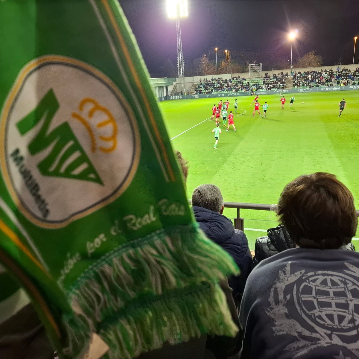 PBMultiBetis's tweet photo. Y la afición no falló en el Derbi chico.
🗣️💚
¡Mucho Betis! 
#MultiBetis
#RealBetis 
@RBetisCantera https://t.co/bEK5iW969i