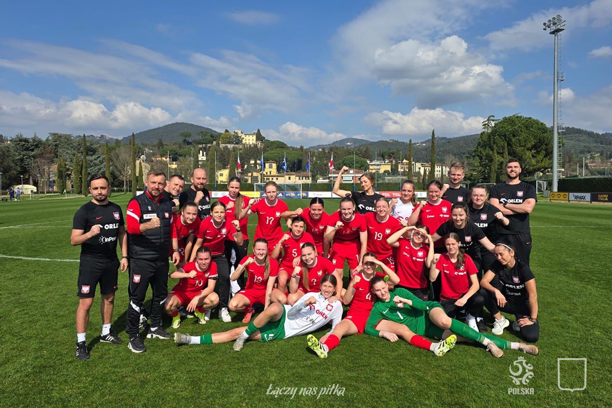 laczynaskobieca's tweet photo. Wartoลciowy sprawdzian dla naszej reprezentacji! ๐ต๐ฑ๐ช
Polki zagraลy ze starszฤ
od siebie druลผynฤ
U-20, to dodatkowy powรณd do satysfakcji!
__
FT #ITAPOL ๐ฎ๐น๐ต๐ฑ 0:0 WU19 https://t.co/yFABZc8Iwi