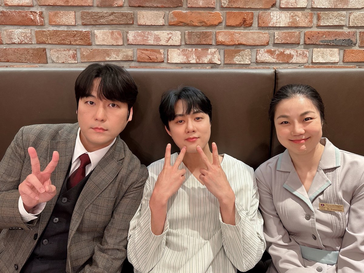 나인스토리 tweet media