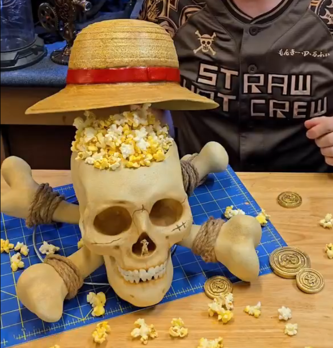 pop_holmes's tweet image. Holy guacamoly. A look at Regal Jolly Regal One Piece Netflix Popcorn Bucket
Looks sick and You can 3D print it and theres the whole instructions and STL file for it at regmovies.com/prop-shop

#onepiece #luffy #popcornbucket #collectibles #popholmes