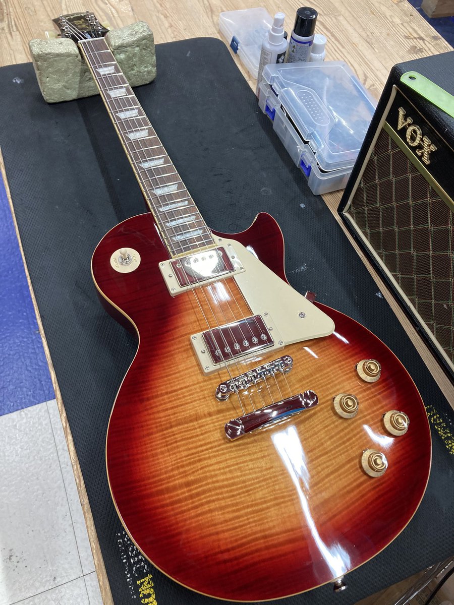 New arrival !!! Epiphone Les Paul Standard カラマズーヘッドを採用